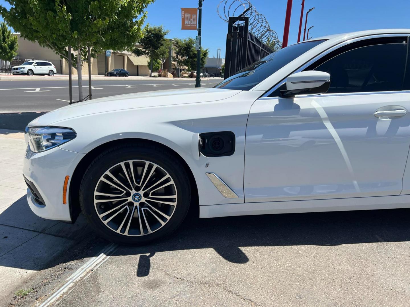 2019 WHITE /BLACK BMW 5-Series (WBAJA9C56KB) , located at 744 E Miner Ave, Stockton, CA, 95202, (209) 944-5770, 37.956863, -121.282082 - PLUS TAXES AND FEES - Photo#3